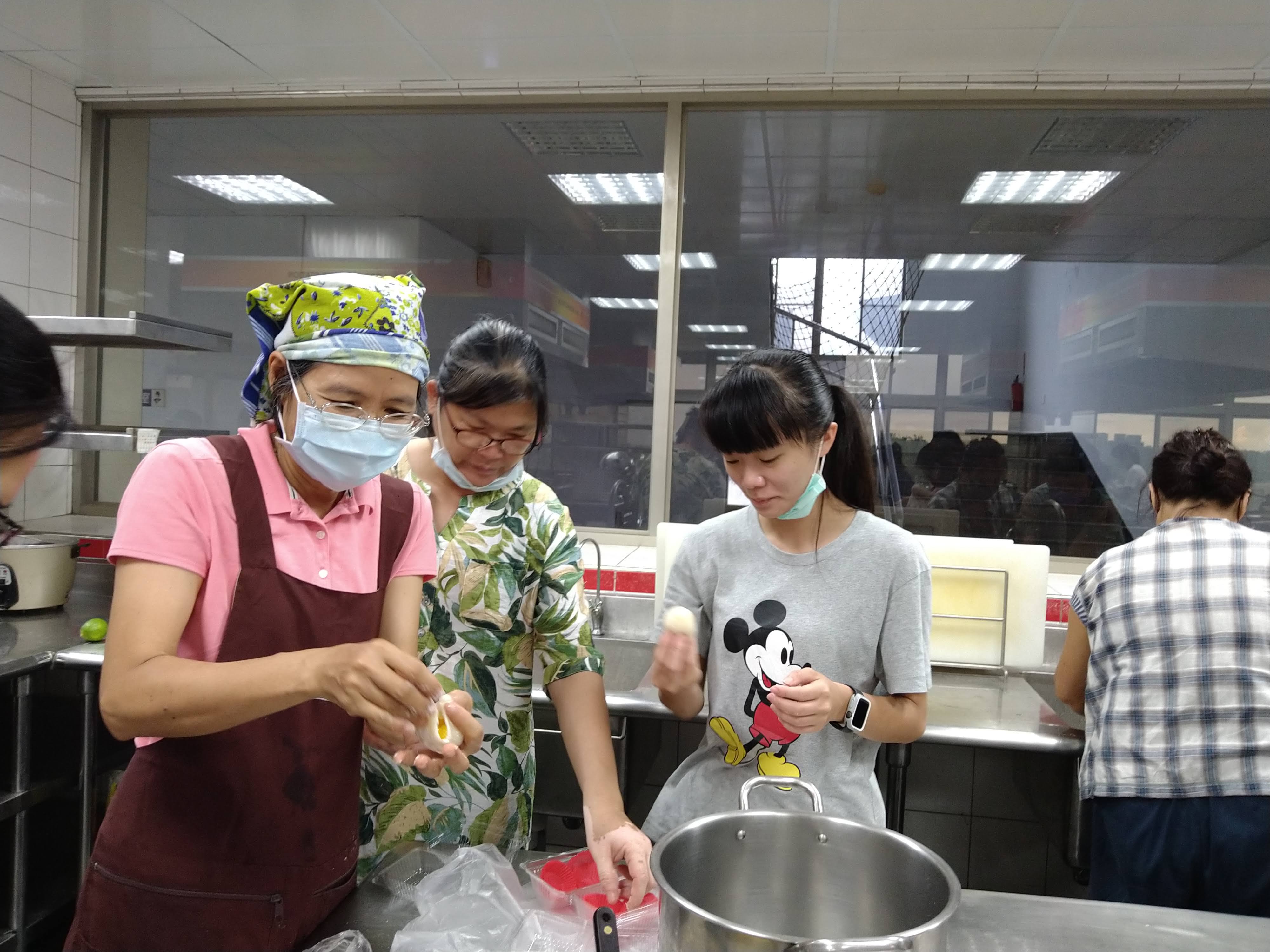 休管系學生跨領域學習