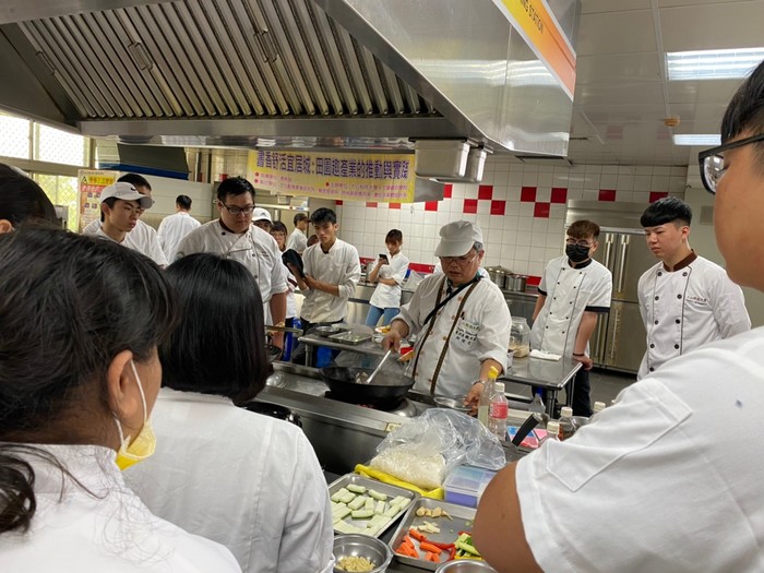 計畫主持人農食料理示範教學
