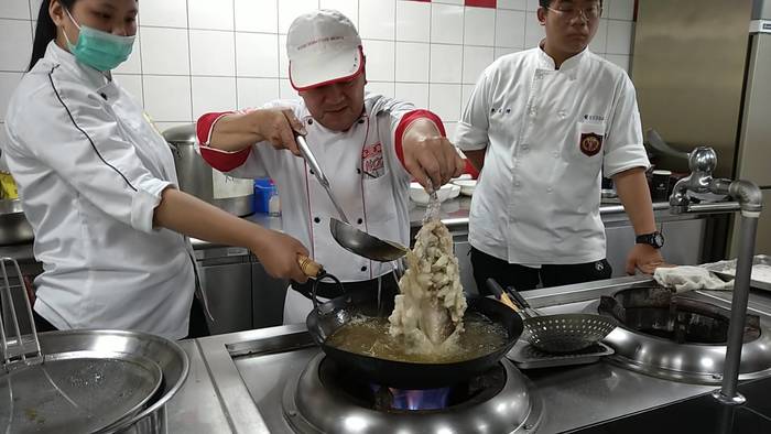 業師農食料理-松鼠魚製作教學